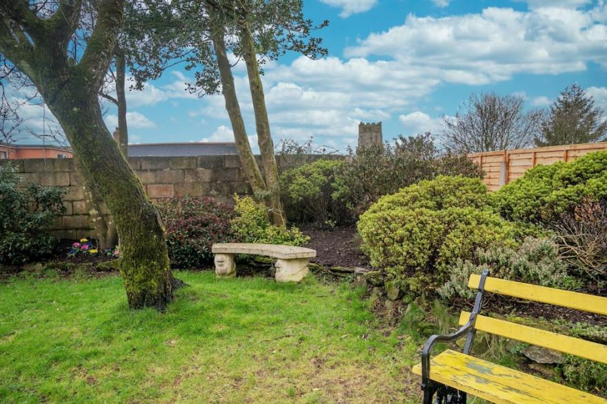 Court Cottage - Pet-friendly cottage in Devon
