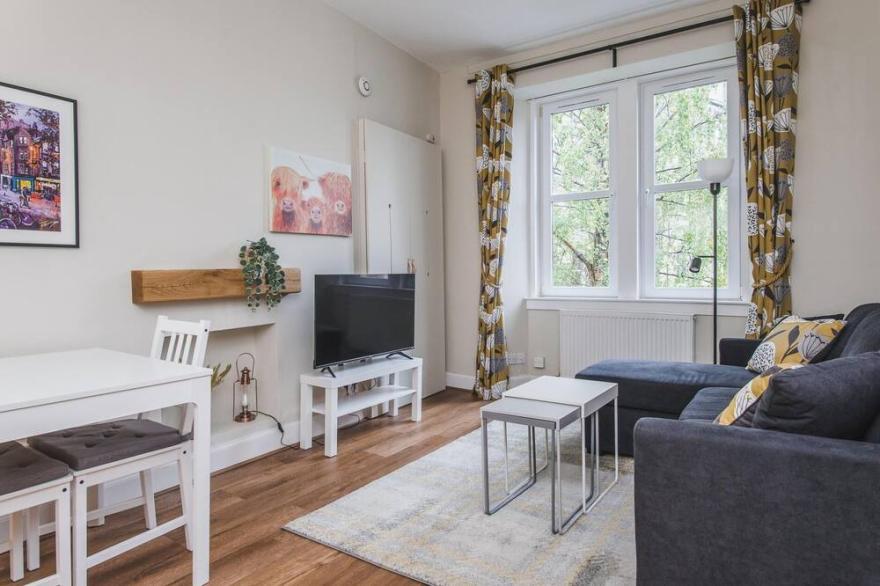 NEW Sleek 1BD Edinburgh City Centre Stay