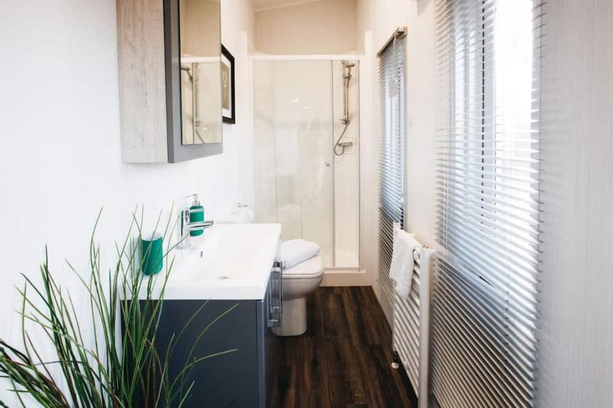 A superior lodge 2 that sleeps 6 guests  in 2 bedrooms