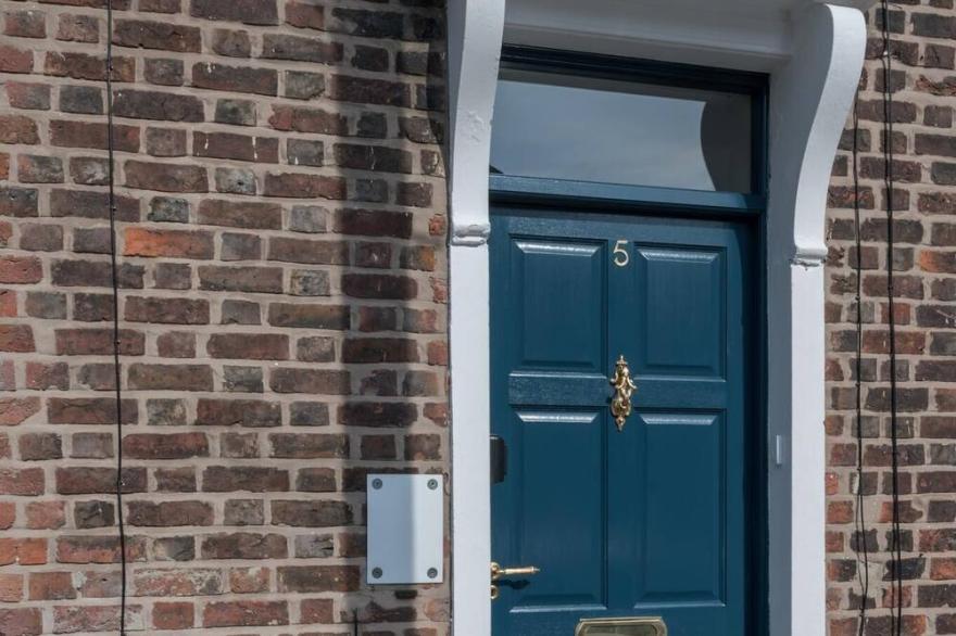 Luxury Georgian Townhouse: The Granary