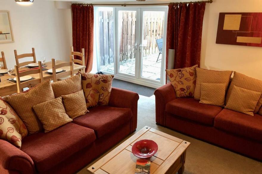 TIR COTTAGE, family friendly, character holiday cottage in Tintagel