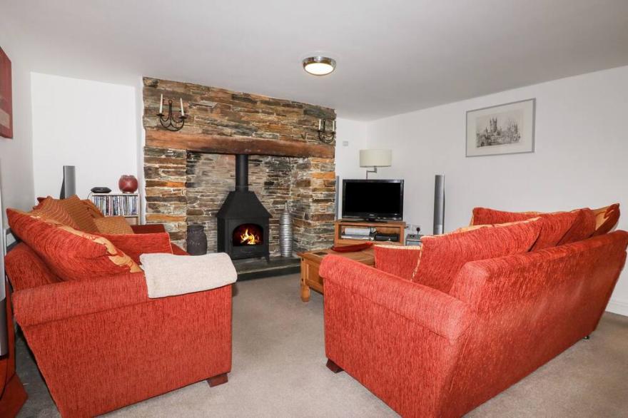 TIR COTTAGE, family friendly, character holiday cottage in Tintagel
