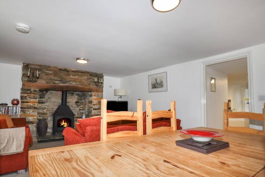 TIR COTTAGE, family friendly, character holiday cottage in Tintagel