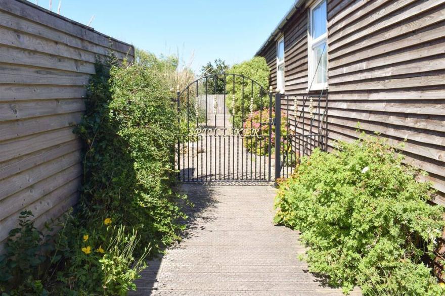 2 bedroom accommodation in Staithes, near Whitby