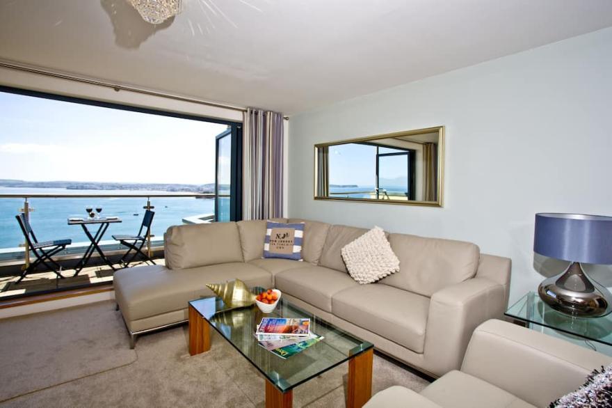 Harbour View, Luxury 5 star Apartment, Stunning Views, Location Free Parking
