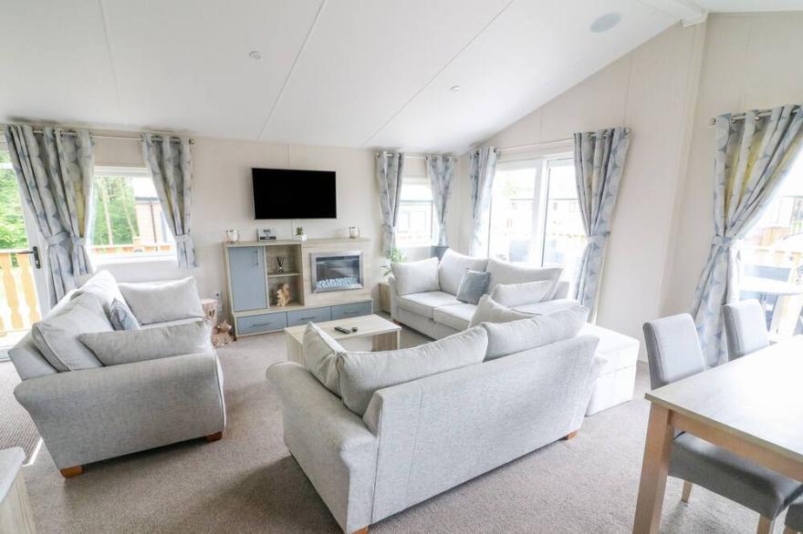 RAMBELLS LODGE, SHERWOOD 31, family friendly in Carnforth