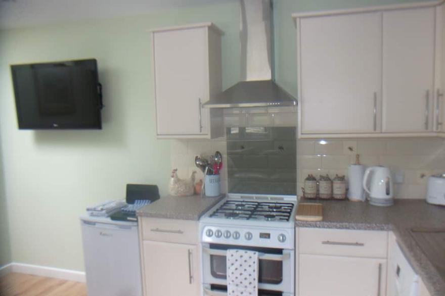 Rectory Cottage - Sleeps 4, Dogs Welcome, Perfect for Families