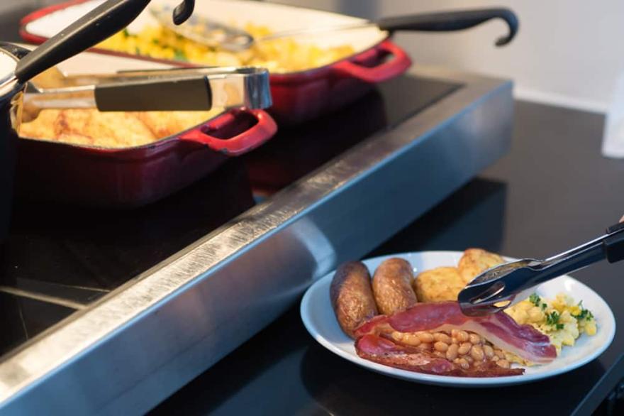 Lovely Suite in London | Complimentary Breakfast Buffet + Fitness Centre On-Site
