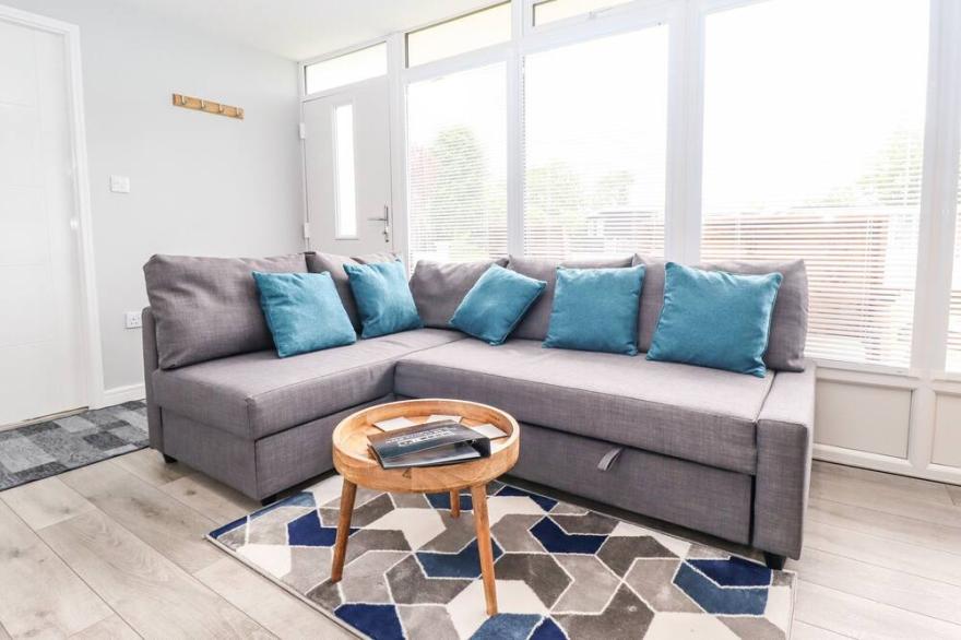 28 CHERRY PARK, family friendly, with a garden in Chapel St Leonards