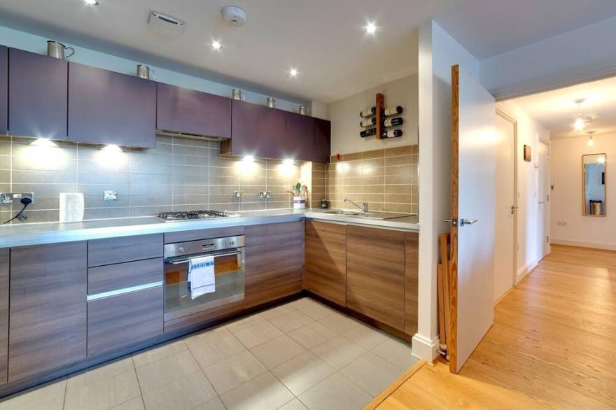 Bright 2BR Flat | Pass The Keys