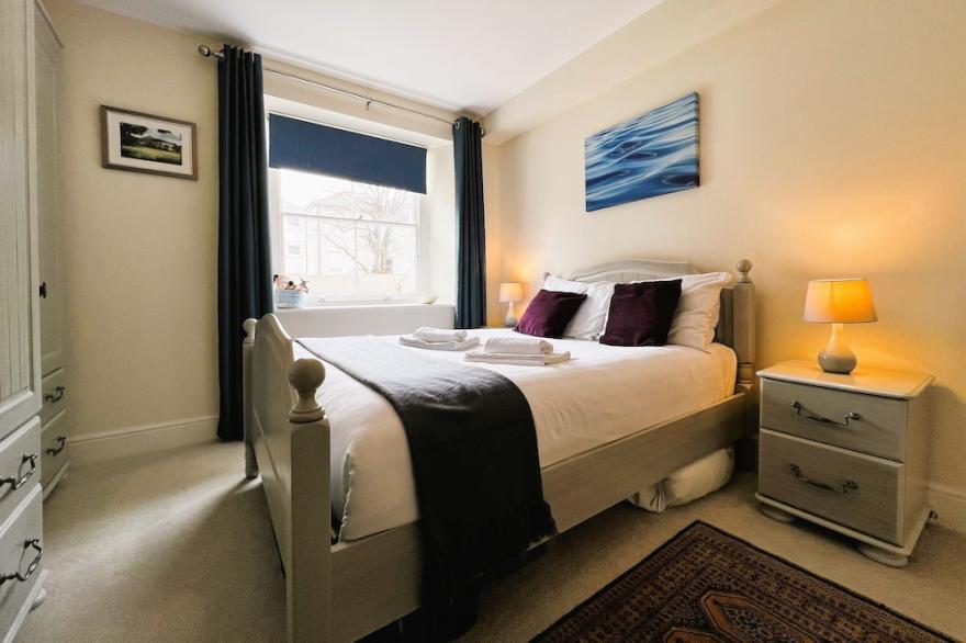 Palmer House Apartment  -  an apartment that sleeps 2 guests  in 1 bedroom