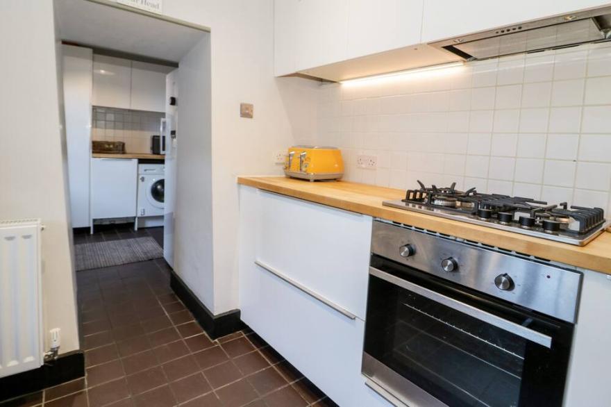 SEA CHEST, pet friendly, character holiday cottage in Conwy