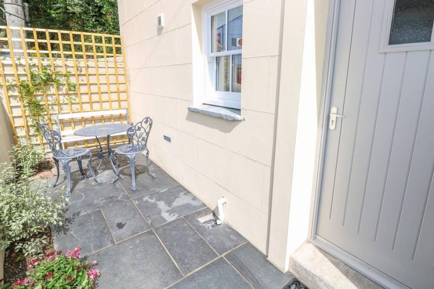 ELM COTTAGE, pet friendly, with open fire in Llangwm, Pembrokeshire