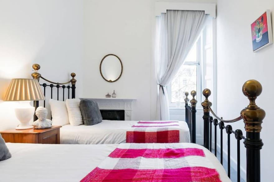 5*Beautiful&Vintage, spacious in chic location!
