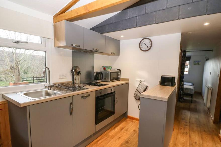 GWEL Y MOEL, pet friendly, character holiday cottage in Waunfawr