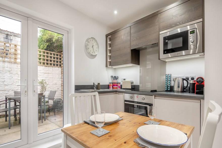2 bedroom accommodation in Cheltenham