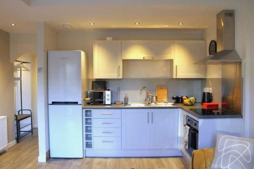 Modern Stylish Apartment with central access
