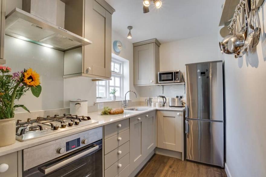 2 Browns Hill - Two Bedroom House, Sleeps 5