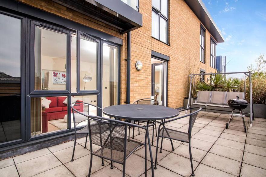 Luxury Two Bed Apartment With Roof Terrace