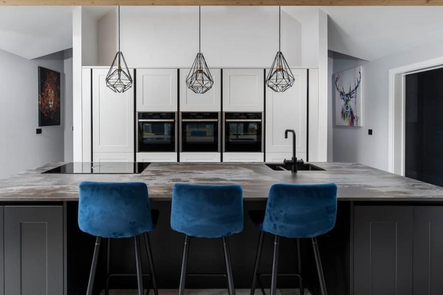 5 bedroom accommodation in Crowntown, near Helston