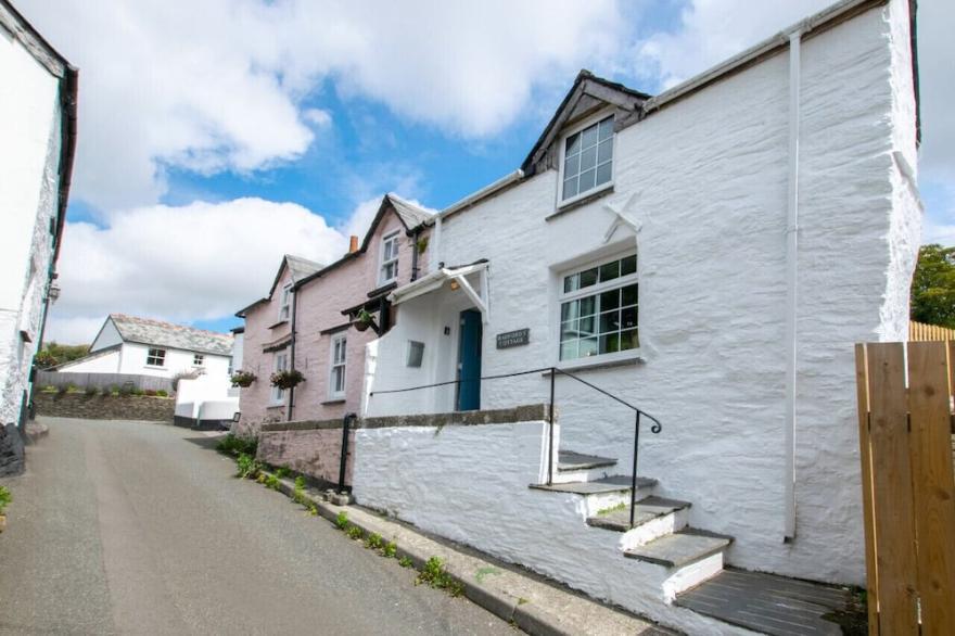 Radfords Cottage - One Bedroom House, Sleeps 2