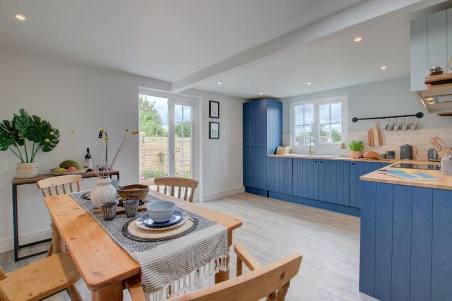 Radfords Cottage - One Bedroom House, Sleeps 2
