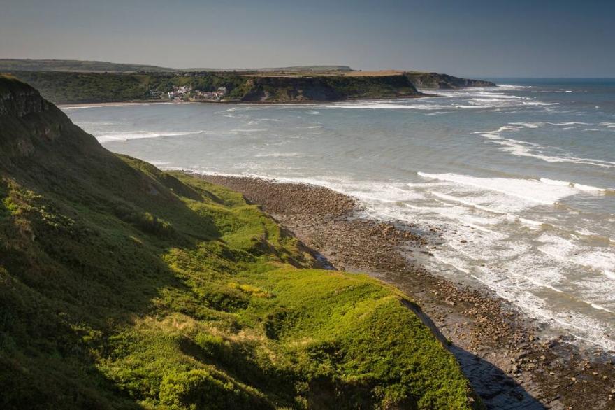 SEA HOLLY LODGE, pet friendly, with a garden in Runswick Bay