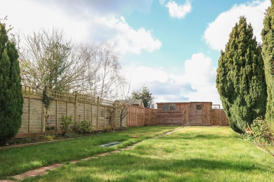 ROSE COTTAGE, pet friendly, country holiday cottage in Downham Market