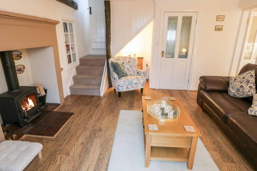 WILLOW NOOK, pet friendly, character holiday cottage in Lealholm