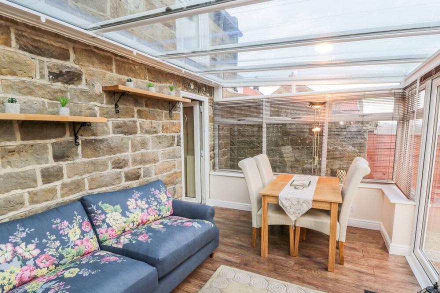 WILLOW NOOK, pet friendly, character holiday cottage in Lealholm