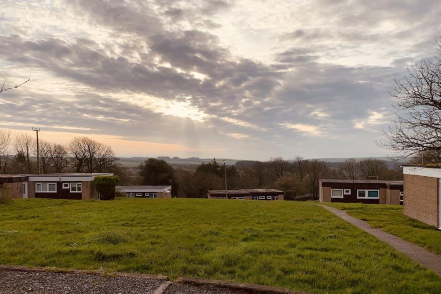2 BED Sleeps 4 - NEAR BUDE