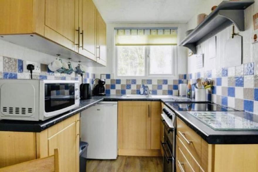 2 BED Sleeps 4 - NEAR BUDE