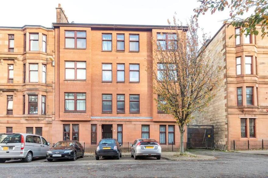 Stunning Newly Furnished Flat in Southside.