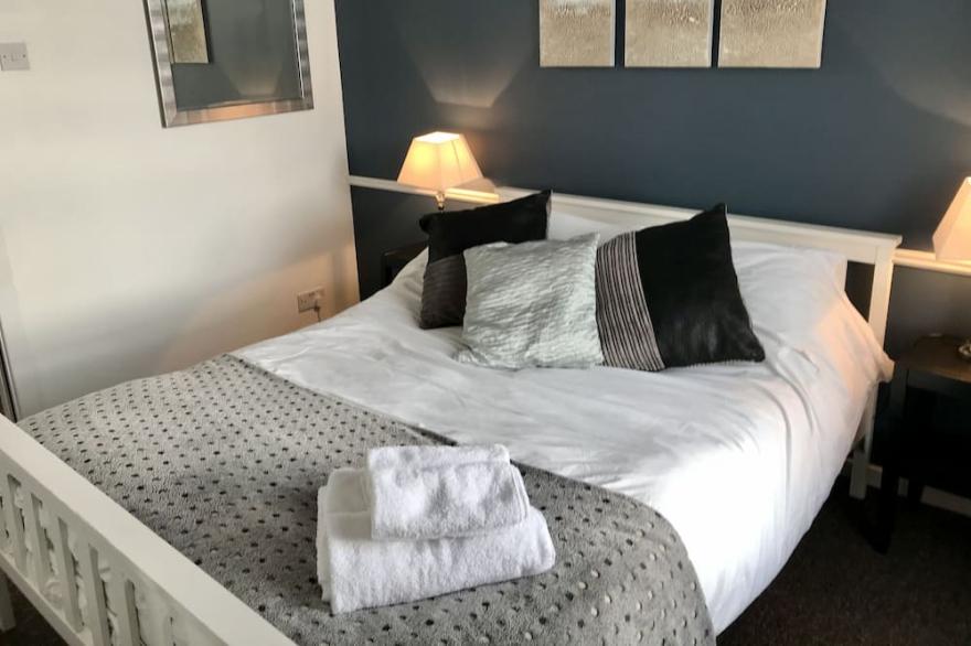 3 bedroom house close to M6 & M55