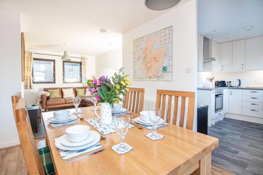 2 Bedroom Holiday Home in The Heart of the Highlands
