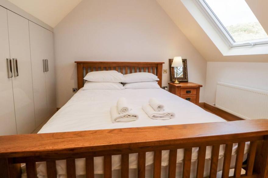BRIDGE COTTAGE, family friendly, with a garden in Newby Bridge
