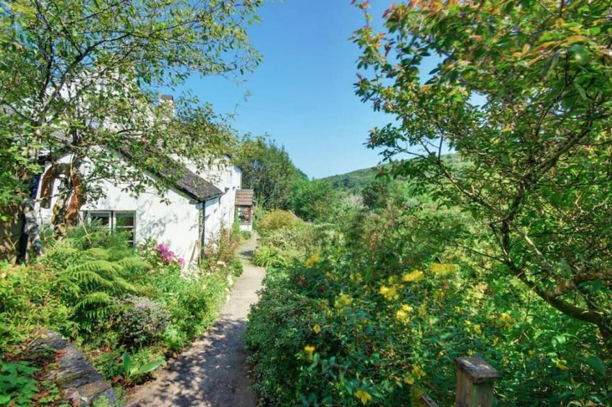 Peppercombe Holt - Three Bedroom House, Sleeps 4