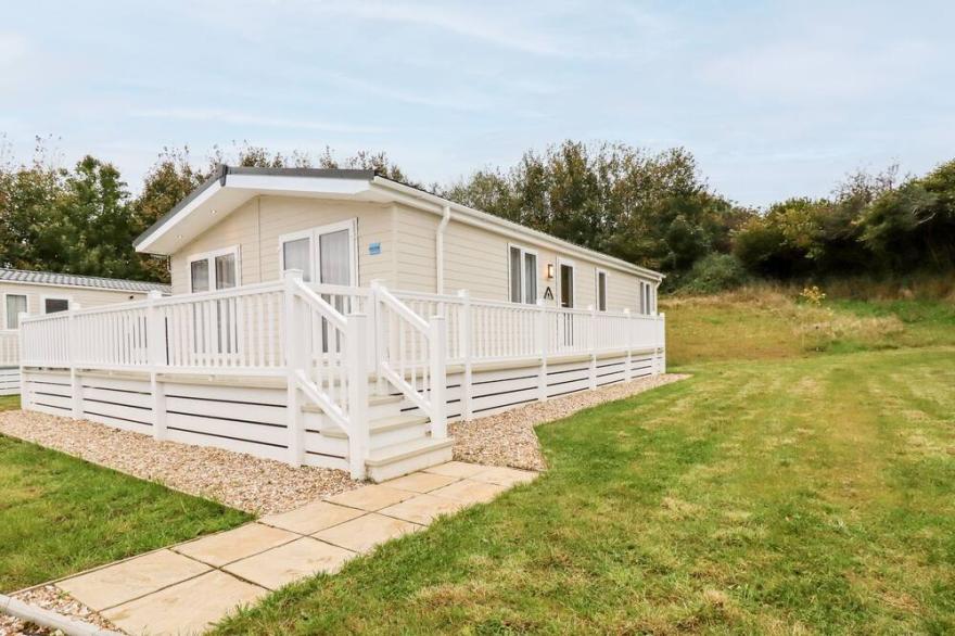 HORIZON LODGE, family friendly, with pool in Polgooth