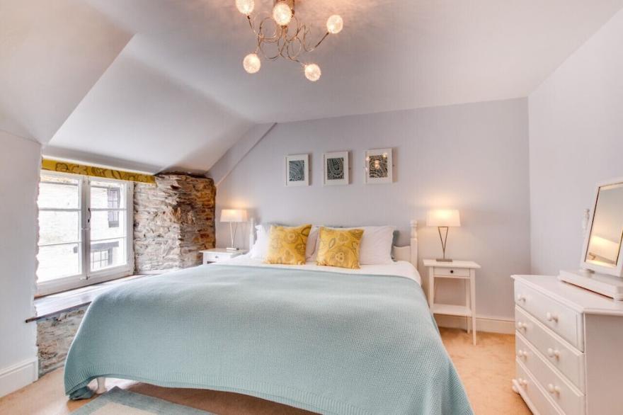 Petroc - Three Bedroom House, Sleeps 6