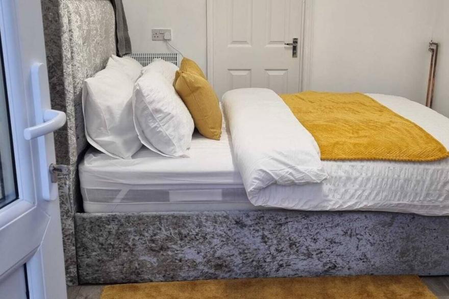 One Bedroom Studio nice clean and comfortable.