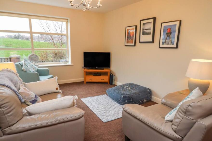 EXPLORERS REST, romantic in Whitby