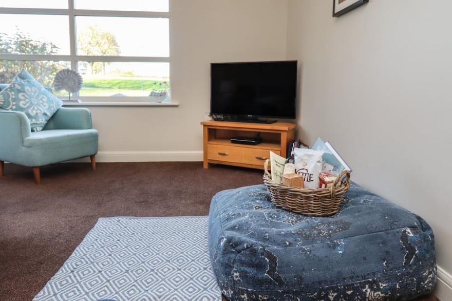 EXPLORERS REST, romantic in Whitby