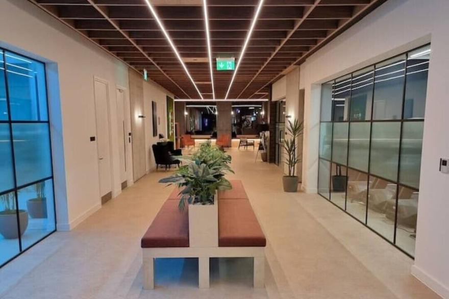 Millionaires Pad - 2 bedroom Service Apartment