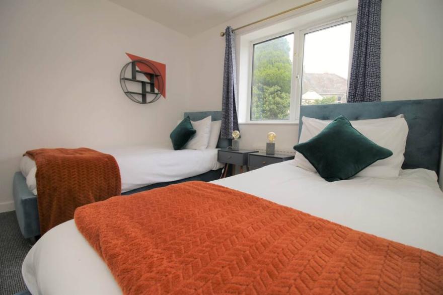 Thesiger 1 (Sleeps 6)
