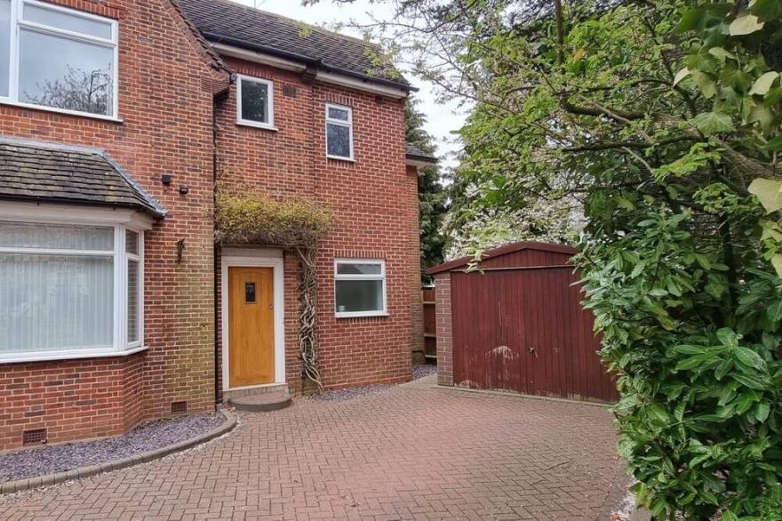 Spacious 3 Bedroom house, 10 mins to Birmingham City Centre