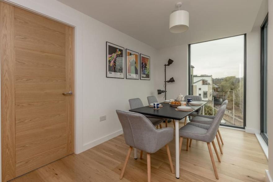 ALTIDO Airy 3-bed apt near Royal Botanic Garden