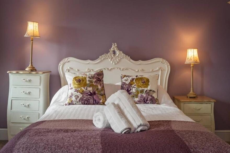 Caldey Island View - Sea Views, Log Burner, Close to Beach