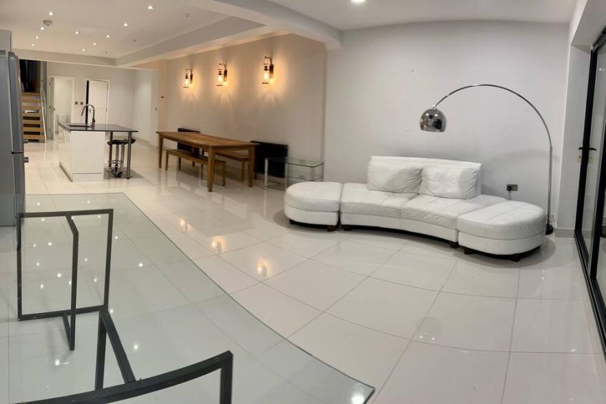Spacious family  house in Fulham, close to local Amenities