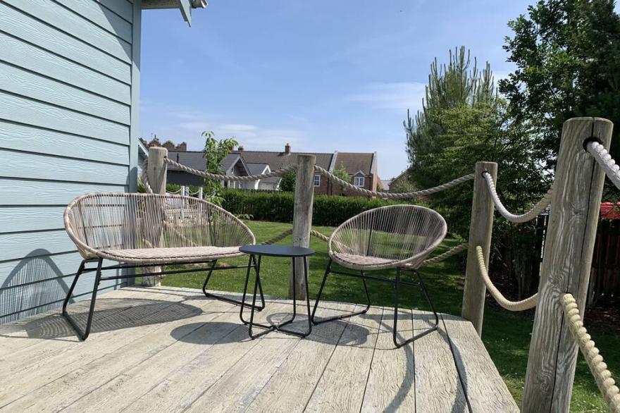 Skylark -  a beach house that sleeps 5 guests  in 2 bedrooms