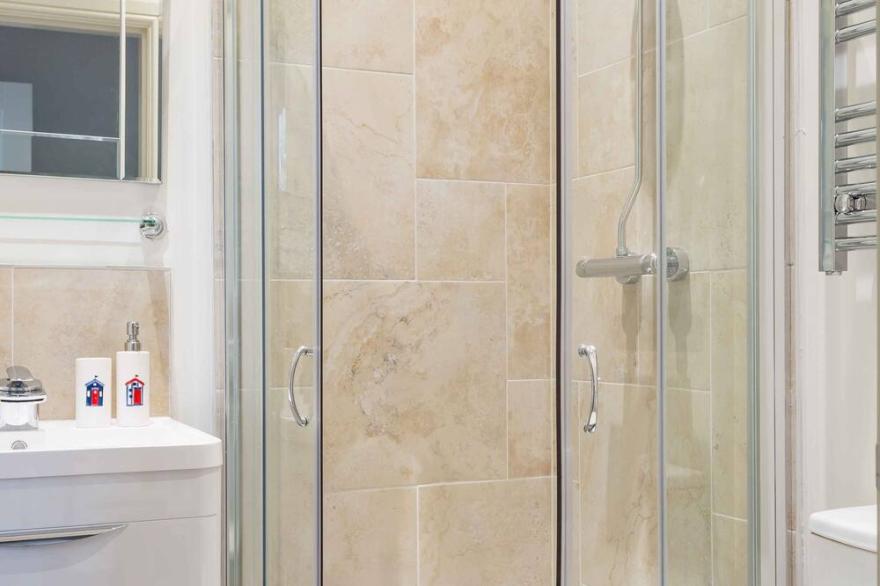 Oreo Shack -  a beach house that sleeps 5 guests  in 2 bedrooms